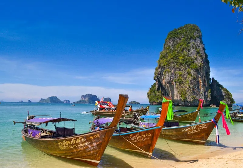 Yalong Bay